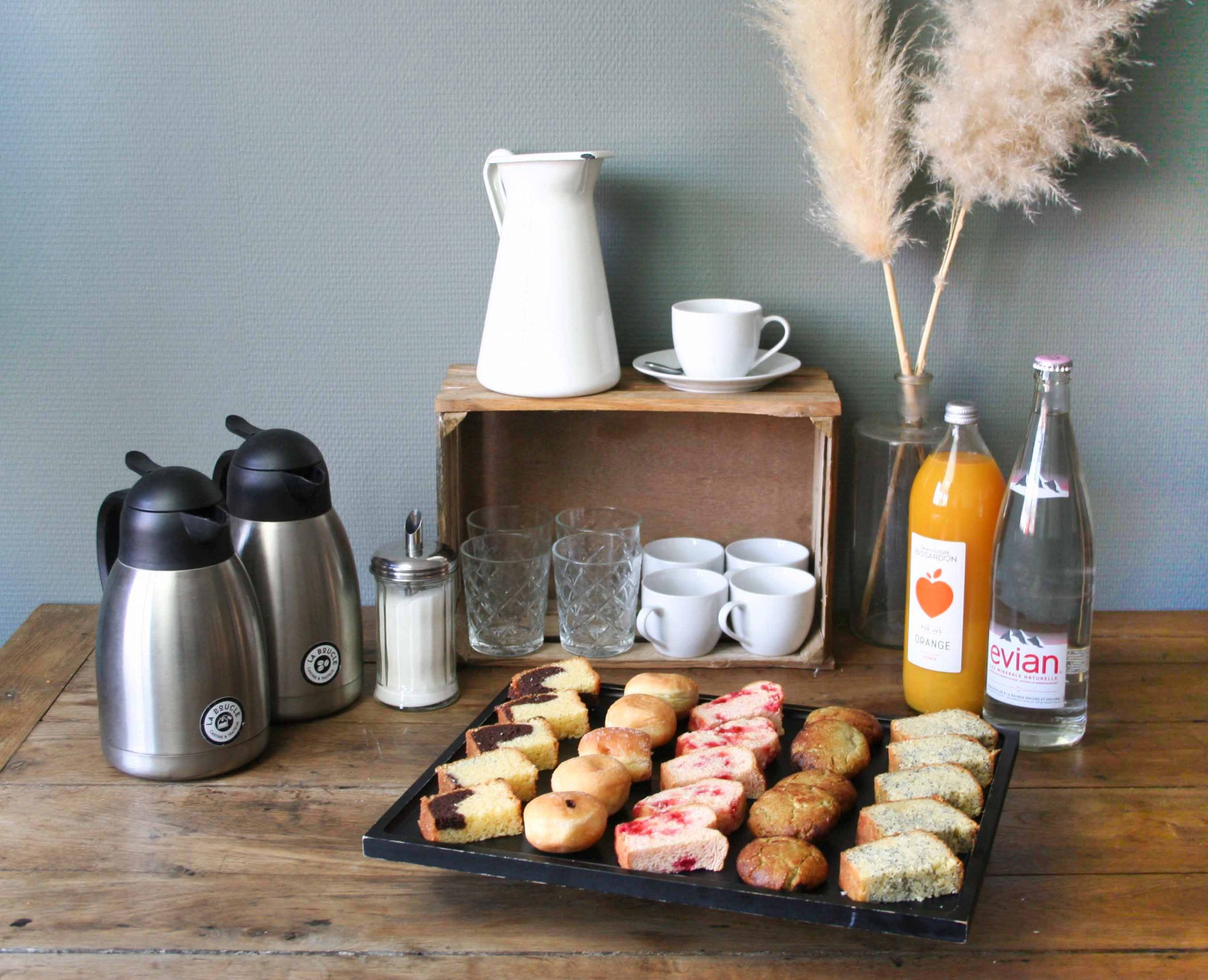 Petit-déjeuner-mignardises-livraison-lyon